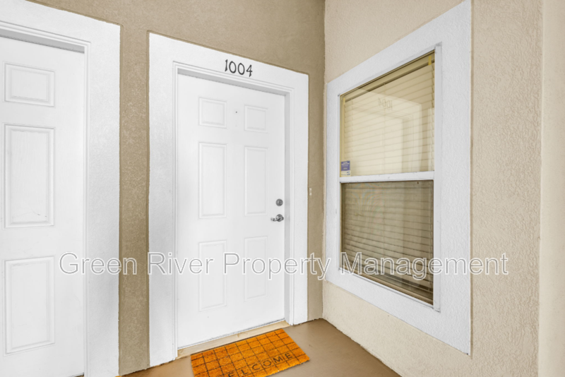 Spacious 2 Bedroom/2 Bathroom Condo in Gated Community with Pool property image