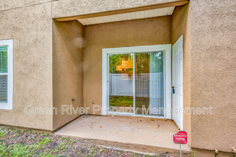 Spacious 2 Bedroom/2 Bathroom Condo in Gated Community with Pool property image