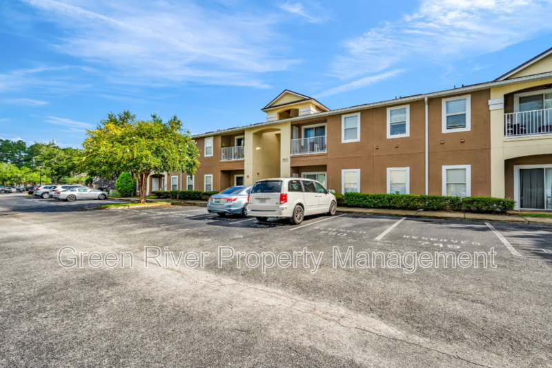 Spacious 2 Bedroom/2 Bathroom Condo in Gated Community with Pool property image