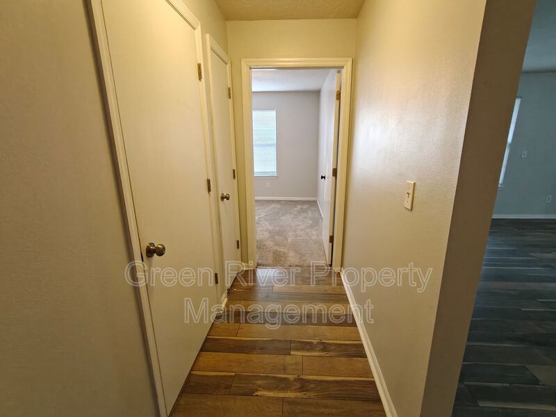 Beautiful 2 Bed / 2 Bath First-Floor Condo in Gated Community property image