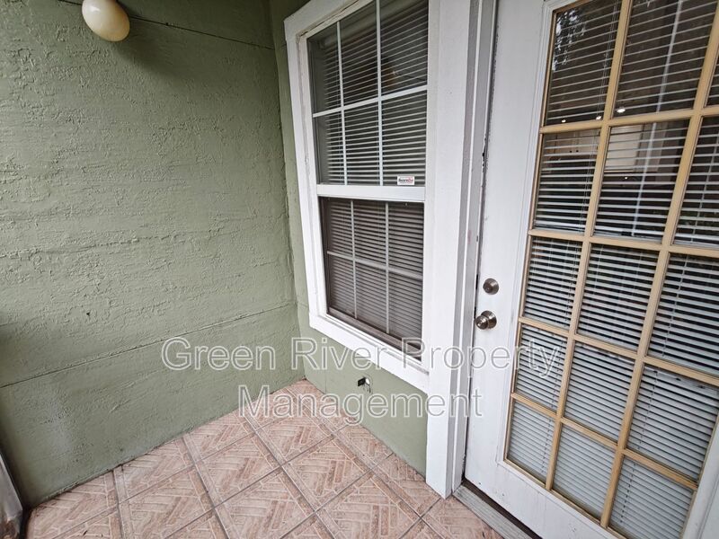 Beautiful 2 Bed / 2 Bath First-Floor Condo in Gated Community property image