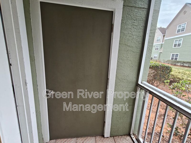 Beautiful 2 Bed / 2 Bath First-Floor Condo in Gated Community property image