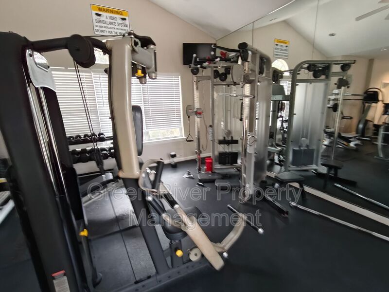 Beautiful 2 Bed / 2 Bath First-Floor Condo in Gated Community property image