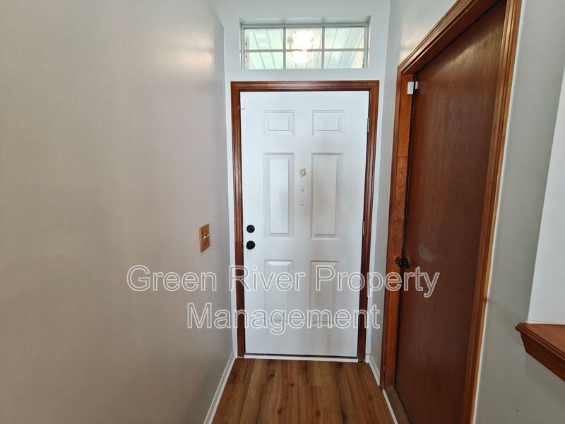 Beautiful 3BR/2BA Home with Garage, Screened Porch & Fenced Yard! property image