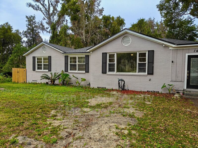 Spacious 4-Bedroom Home with Updated Kitchen & Screened Patio property image