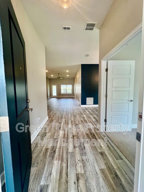 Beautiful home in Natural Park Estates property image