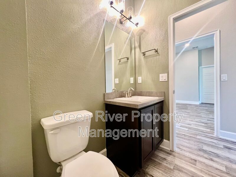 Beautiful home in Natural Park Estates property image