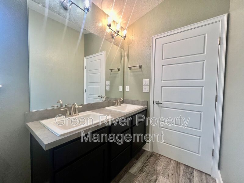 Beautiful home in Natural Park Estates property image