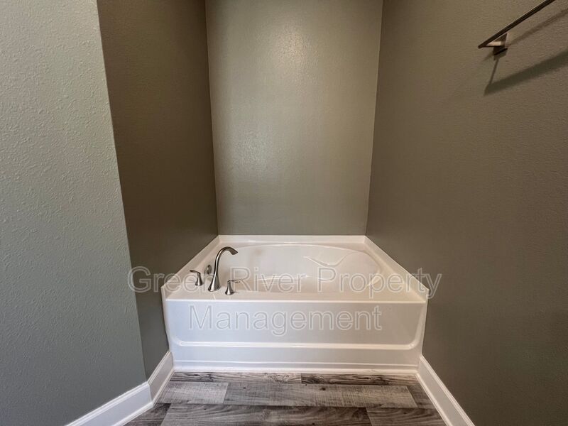 Beautiful home in Natural Park Estates property image