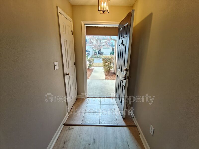 3 Bedroom, 2.5 Bathroom Townhome located in Fleming Island!! property image