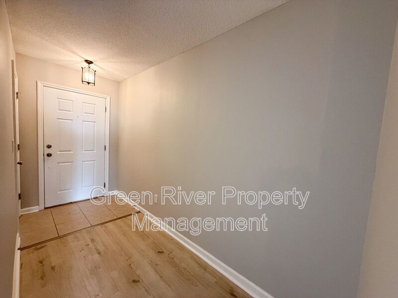 3 Bedroom, 2.5 Bathroom Townhome located in Fleming Island!! property image