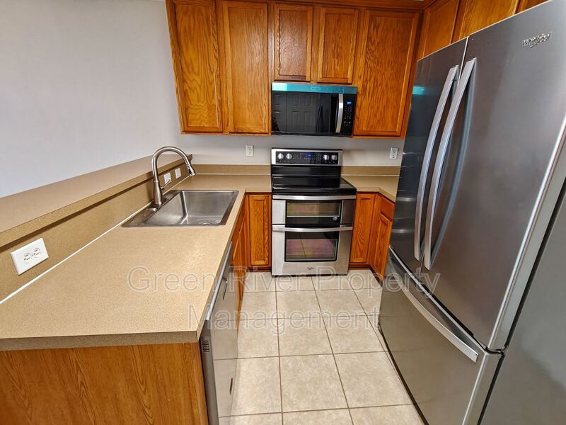 3 Bedroom, 2.5 Bathroom Townhome located in Fleming Island!! property image