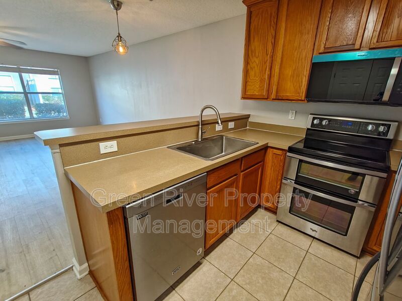 3 Bedroom, 2.5 Bathroom Townhome located in Fleming Island!! property image