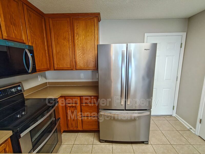 3 Bedroom, 2.5 Bathroom Townhome located in Fleming Island!! property image