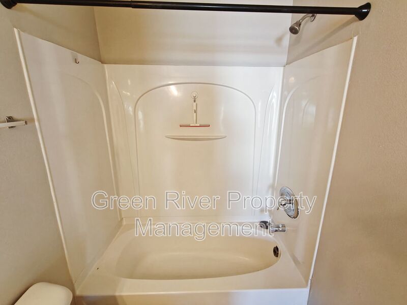 3 Bedroom, 2.5 Bathroom Townhome located in Fleming Island!! property image