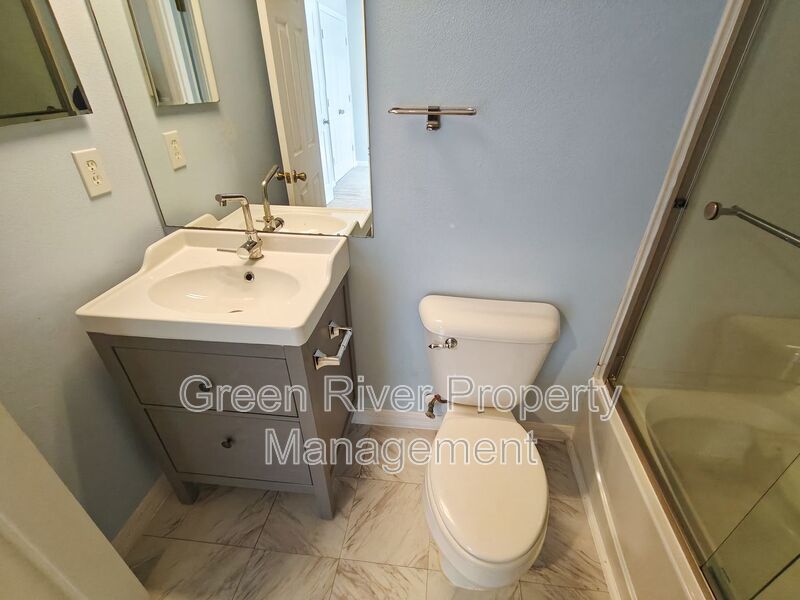 3 Bedroom, 2.5 Bathroom Townhome located in Fleming Island!! property image