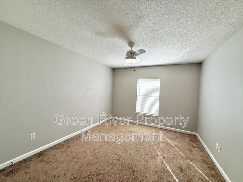 3 Bedroom, 2.5 Bathroom Townhome located in Fleming Island!! property image