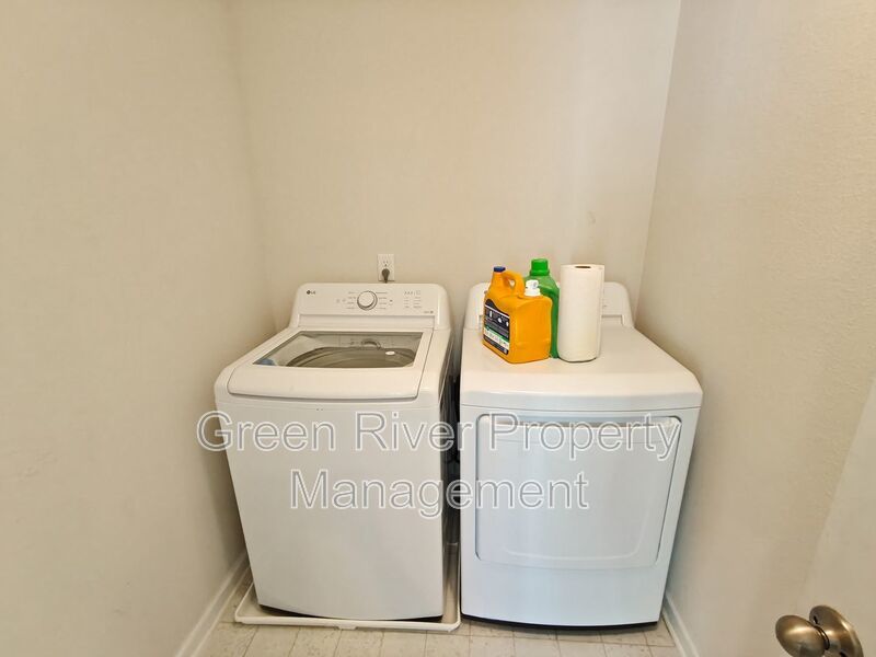 Stylish Two-Story 4BR Home with Open Concept & Spacious Backyard property image