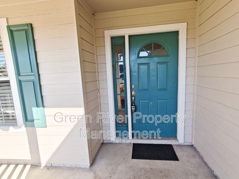 Florida Living at Its Best – 3BR Home with Hot Tub & Resort Amenities property image