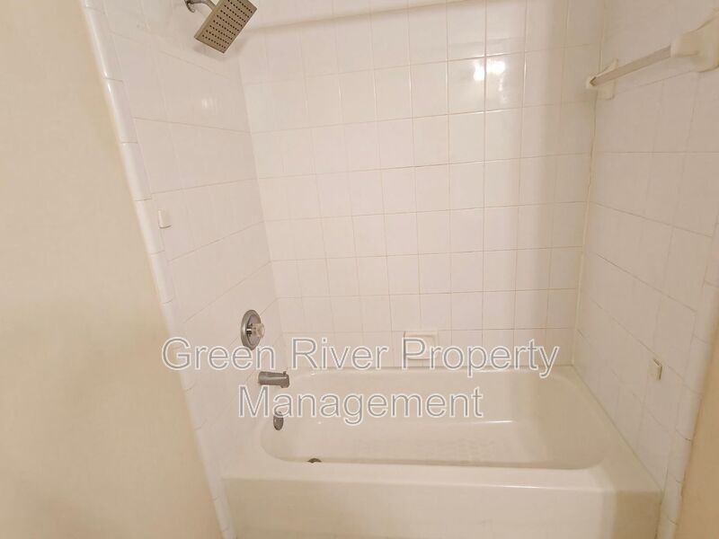 Florida Living at Its Best – 3BR Home with Hot Tub & Resort Amenities property image