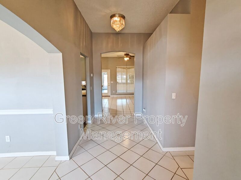 Florida Living at Its Best – 3BR Home with Hot Tub & Resort Amenities property image