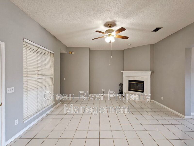 Florida Living at Its Best – 3BR Home with Hot Tub & Resort Amenities property image