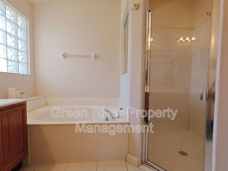 Florida Living at Its Best – 3BR Home with Hot Tub & Resort Amenities property image