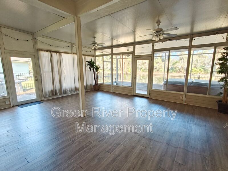 Florida Living at Its Best – 3BR Home with Hot Tub & Resort Amenities property image