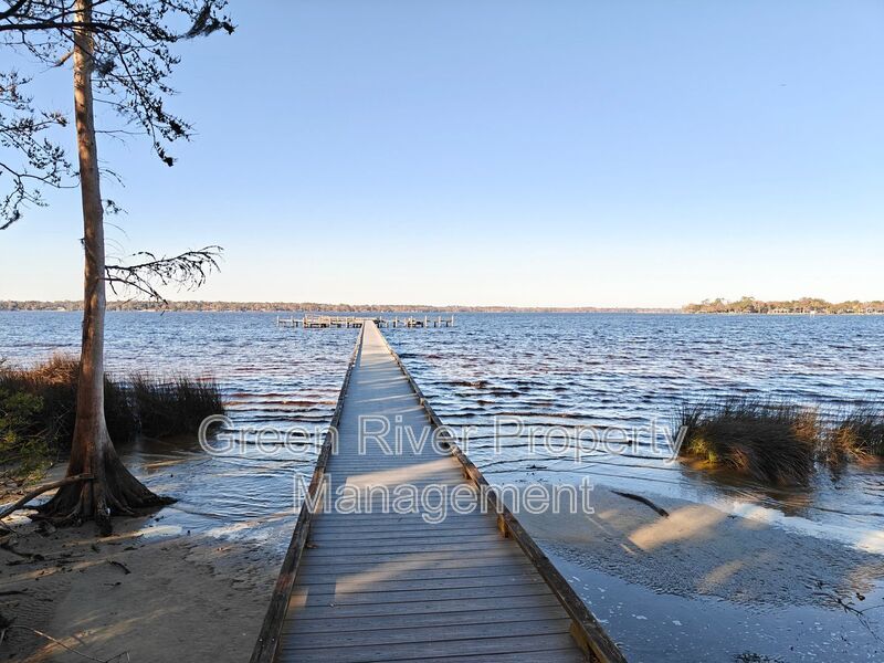 Florida Living at Its Best – 3BR Home with Hot Tub & Resort Amenities property image