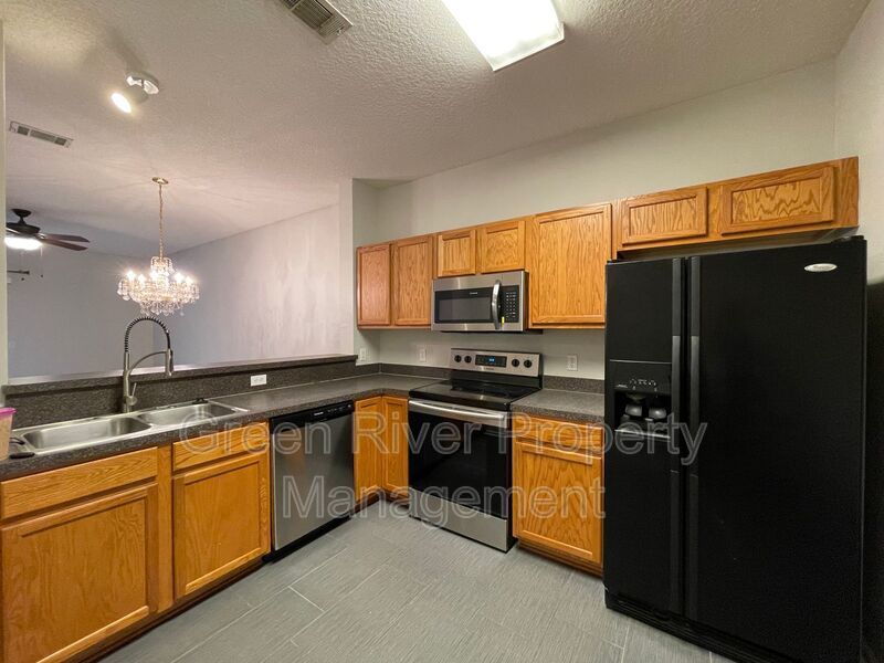 Immaculate 2 bedroom 2.5 bath home available now! property image