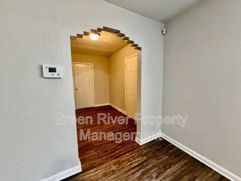 Spacious & Stylish 4-Bedroom Retreat with Den, Fireplace in Spring Park! property image