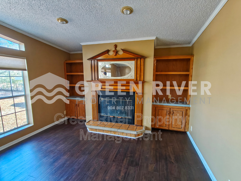 The Perfect Blend of Charm & Modern Living in Middleburg property image