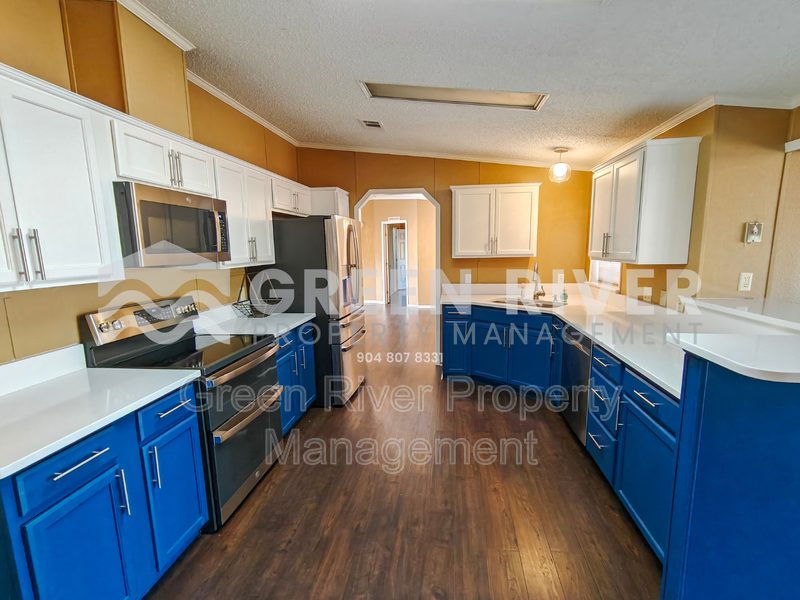 The Perfect Blend of Charm & Modern Living in Middleburg property image