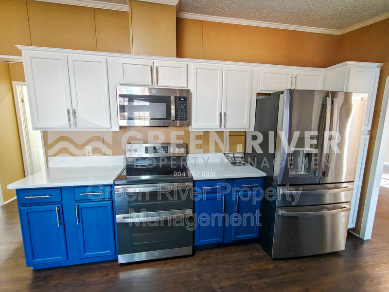 The Perfect Blend of Charm & Modern Living in Middleburg property image