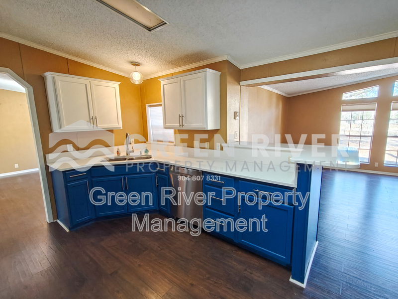 The Perfect Blend of Charm & Modern Living in Middleburg property image