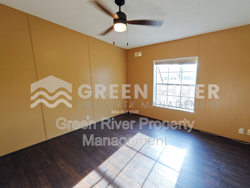 The Perfect Blend of Charm & Modern Living in Middleburg property image