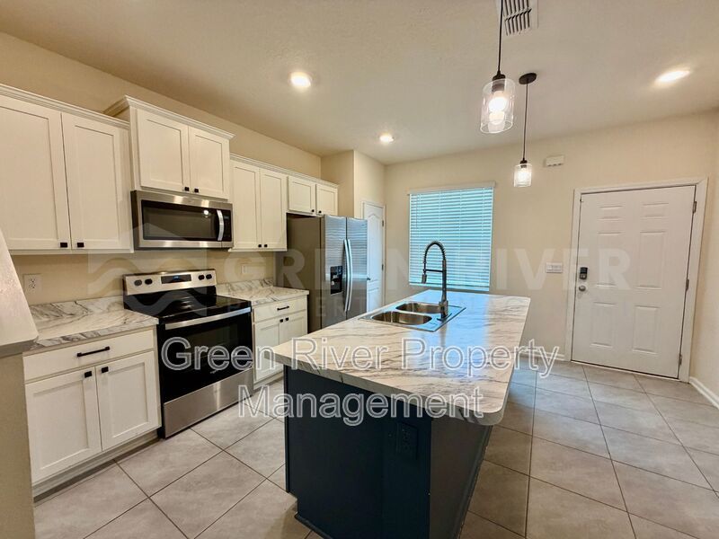 Chic & Comfortable Townhome Living in a Peaceful Community!! property image