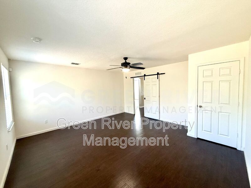 Room to Live, Space to Thrive! Stunning 6BR Home with Solar, Upgrades & Screened Lanai in Macclenny!! property image