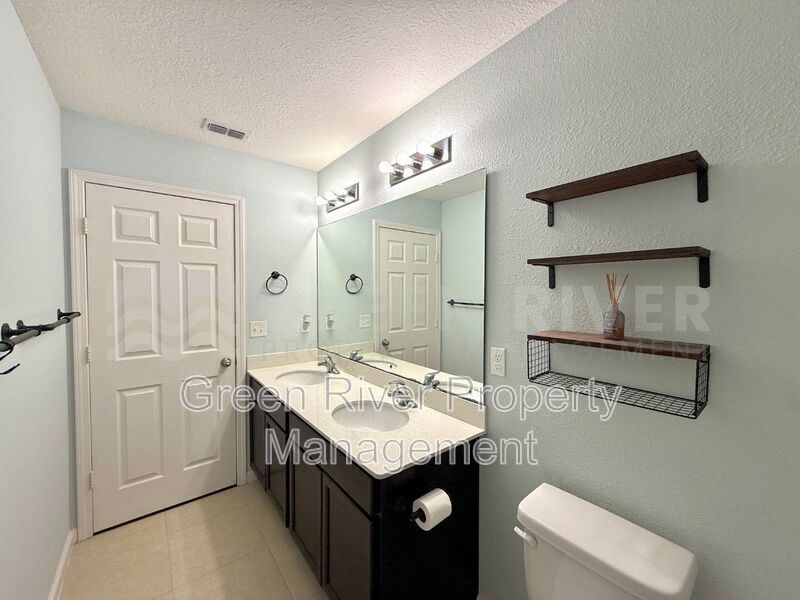 Room to Live, Space to Thrive! Stunning 6BR Home with Solar, Upgrades & Screened Lanai in Macclenny!! property image