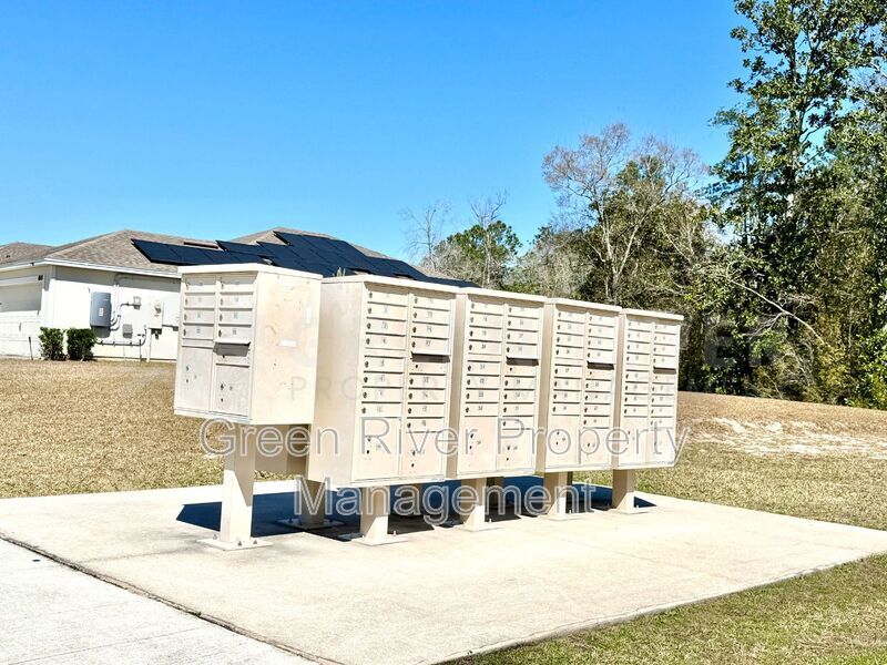 Room to Live, Space to Thrive! Stunning 6BR Home with Solar, Upgrades & Screened Lanai in Macclenny!! property image