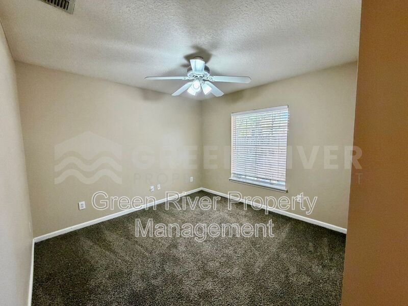 Fleming Island 3 bedroom, 2 bath Beauty with Space to Breathe!! property image
