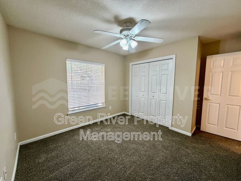 Fleming Island 3 bedroom, 2 bath Beauty with Space to Breathe!! property image