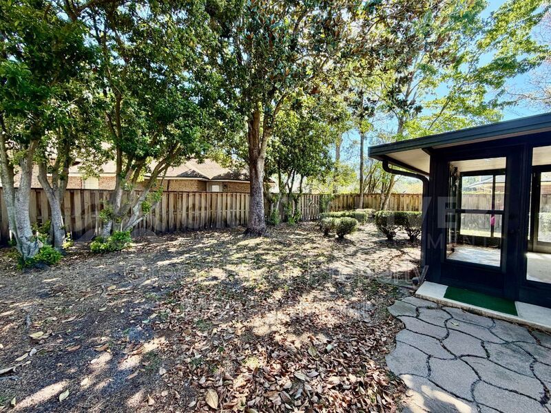 Fleming Island 3 bedroom, 2 bath Beauty with Space to Breathe!! property image