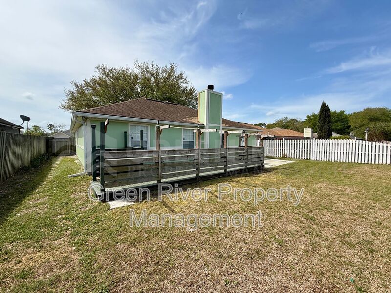 Charming 3 bedroom, 2 bath Lakeview Home with Entertainer’s Backyard!! property image