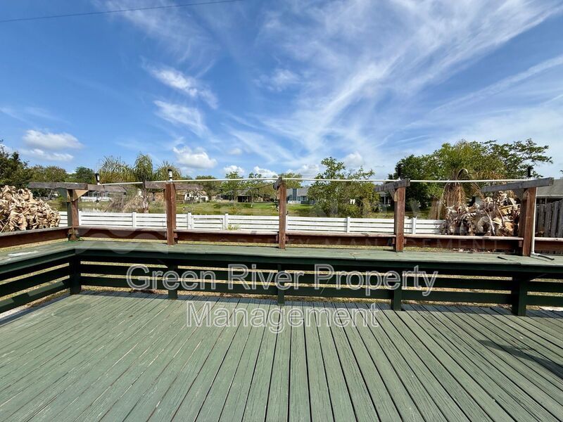 Charming 3 bedroom, 2 bath Lakeview Home with Entertainer’s Backyard!! property image