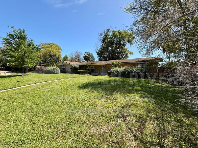 Beachside Beauty with a Huge Private Yard in Jacksonville Beach! property image