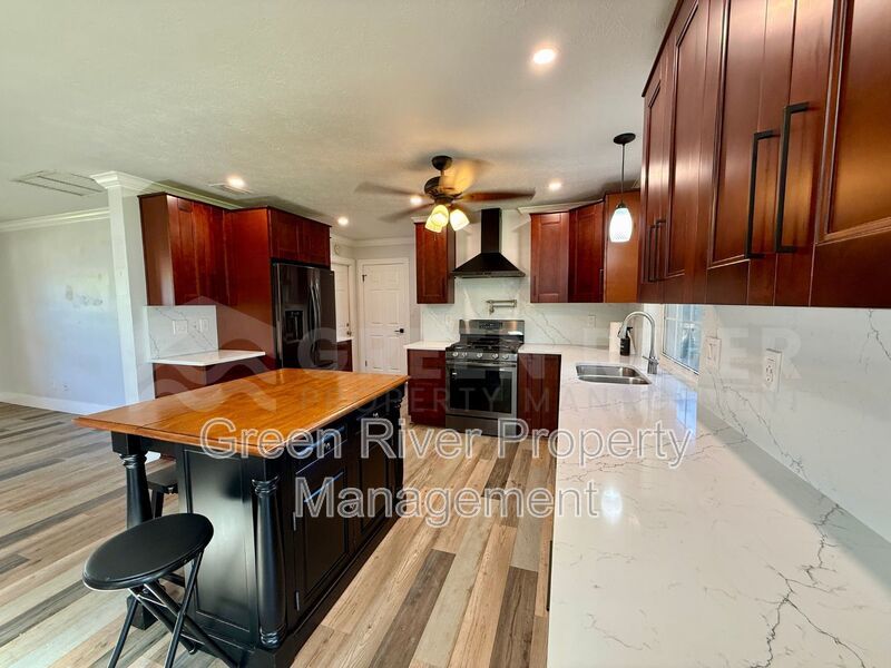 Beachside Beauty with a Huge Private Yard in Jacksonville Beach! property image