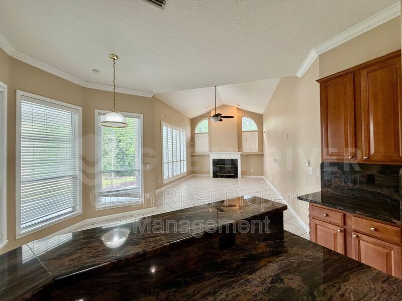 Luxury Living in The Oaks at Oakleaf – 4BR Retreat & Resort-Style Amenities property image