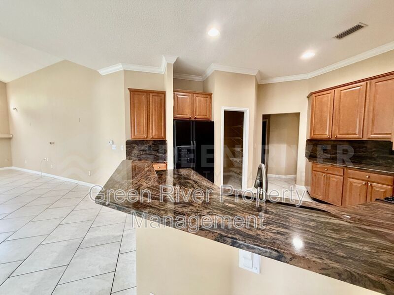 Luxury Living in The Oaks at Oakleaf – 4BR Retreat & Resort-Style Amenities property image