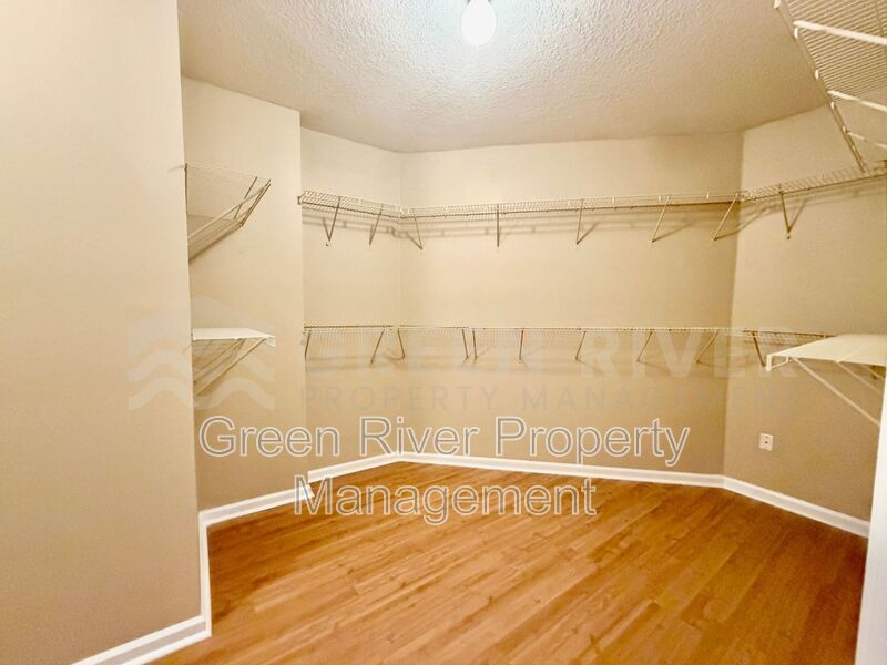 Luxury Living in The Oaks at Oakleaf – 4BR Retreat & Resort-Style Amenities property image